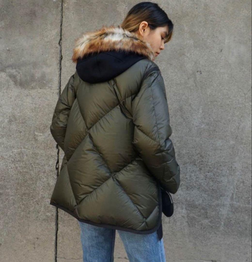 【新品未使用】sacai サカイ　カーキ×ネイビーダウンジャケット　サイズ 1