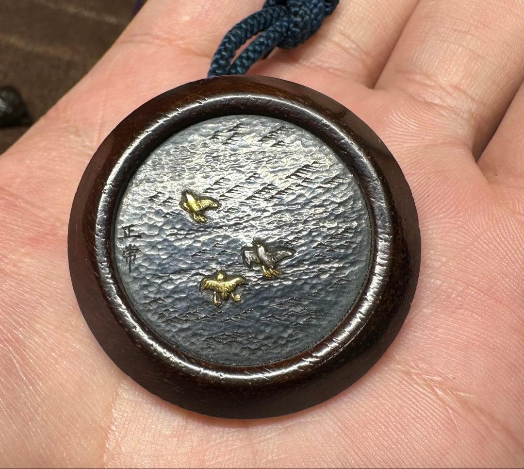 金工根付　鏡蓋根付　正常銘　波千鳥　骨董古美術