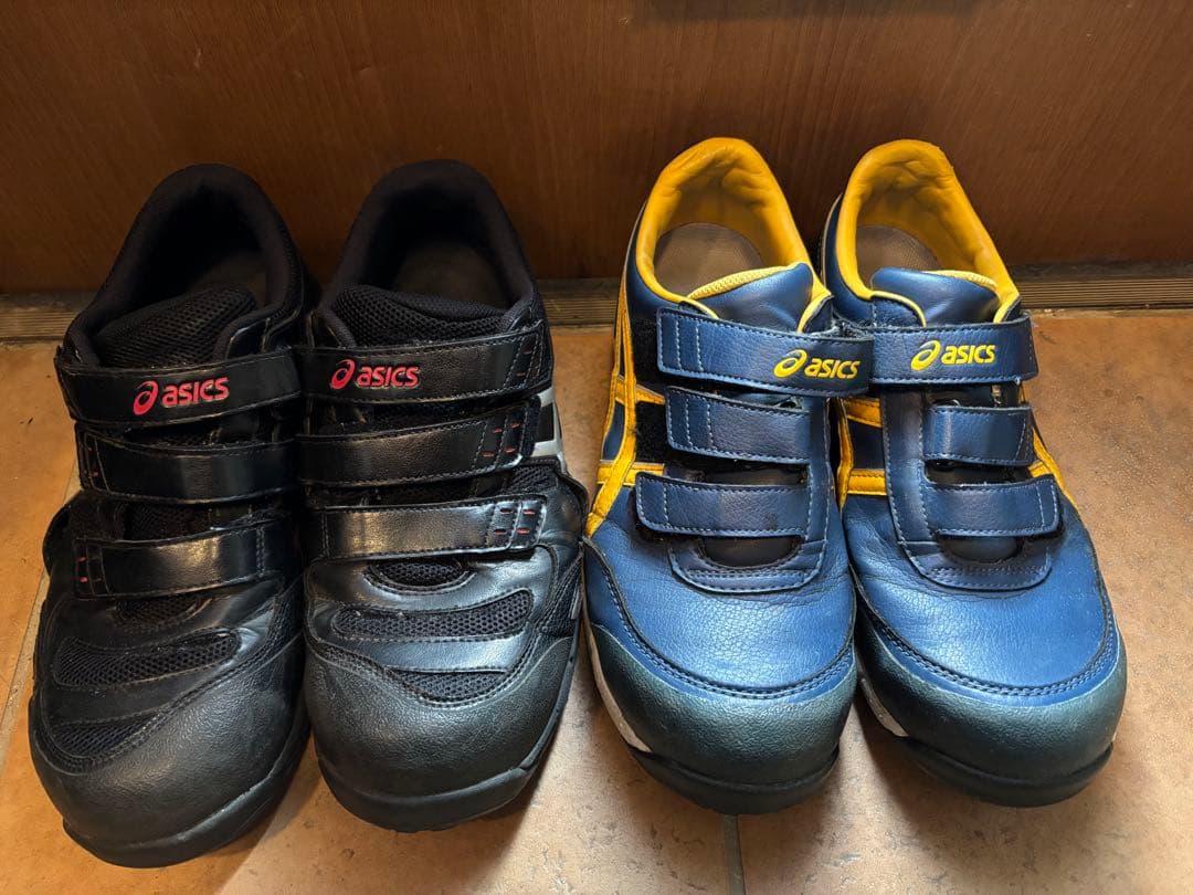 asics 青と黄色の安全靴 ベルクロ式、黒と白の安全靴2点セット、送料無料