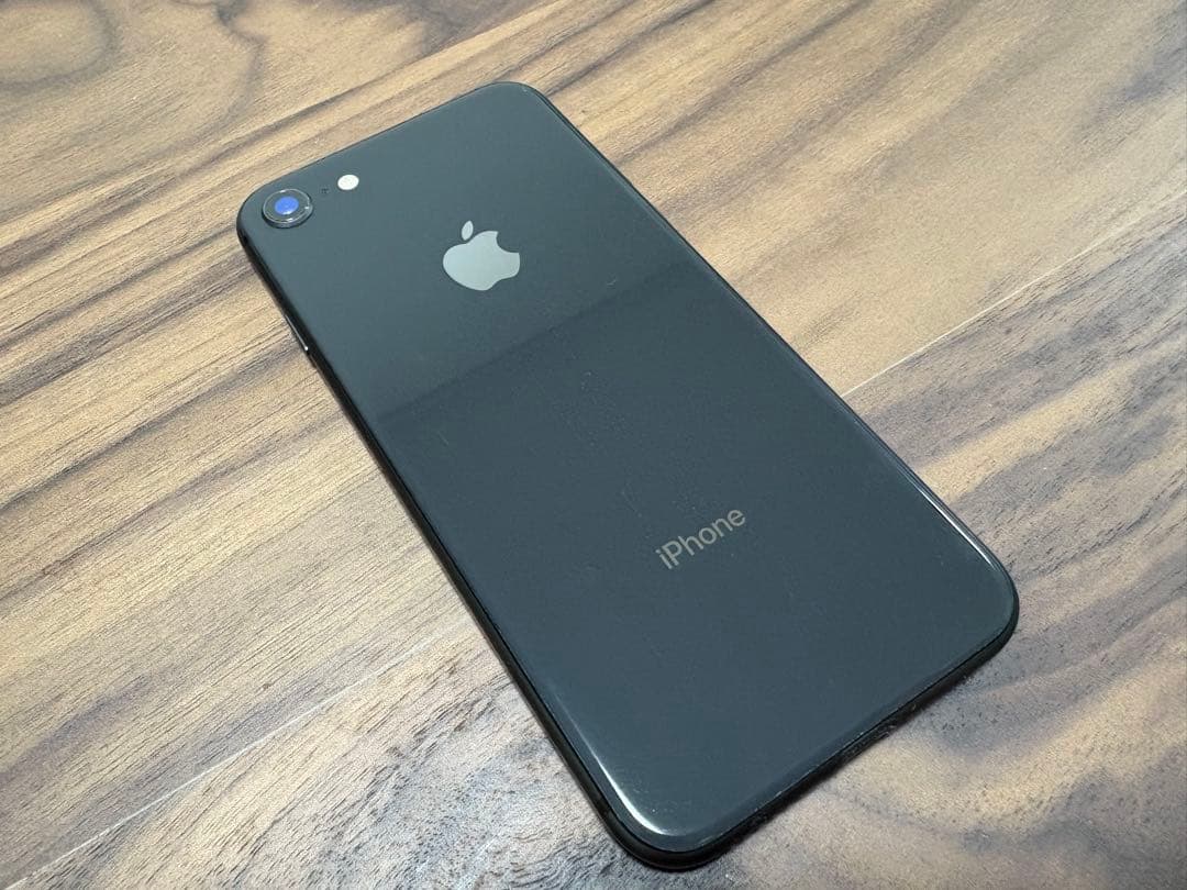 Apple iPhone 8 スペースグレー 64GB