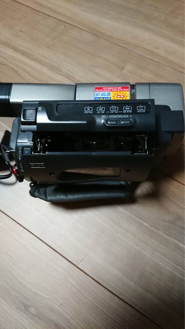 ビデオカメラ SONY Handycam CCD-TRV47