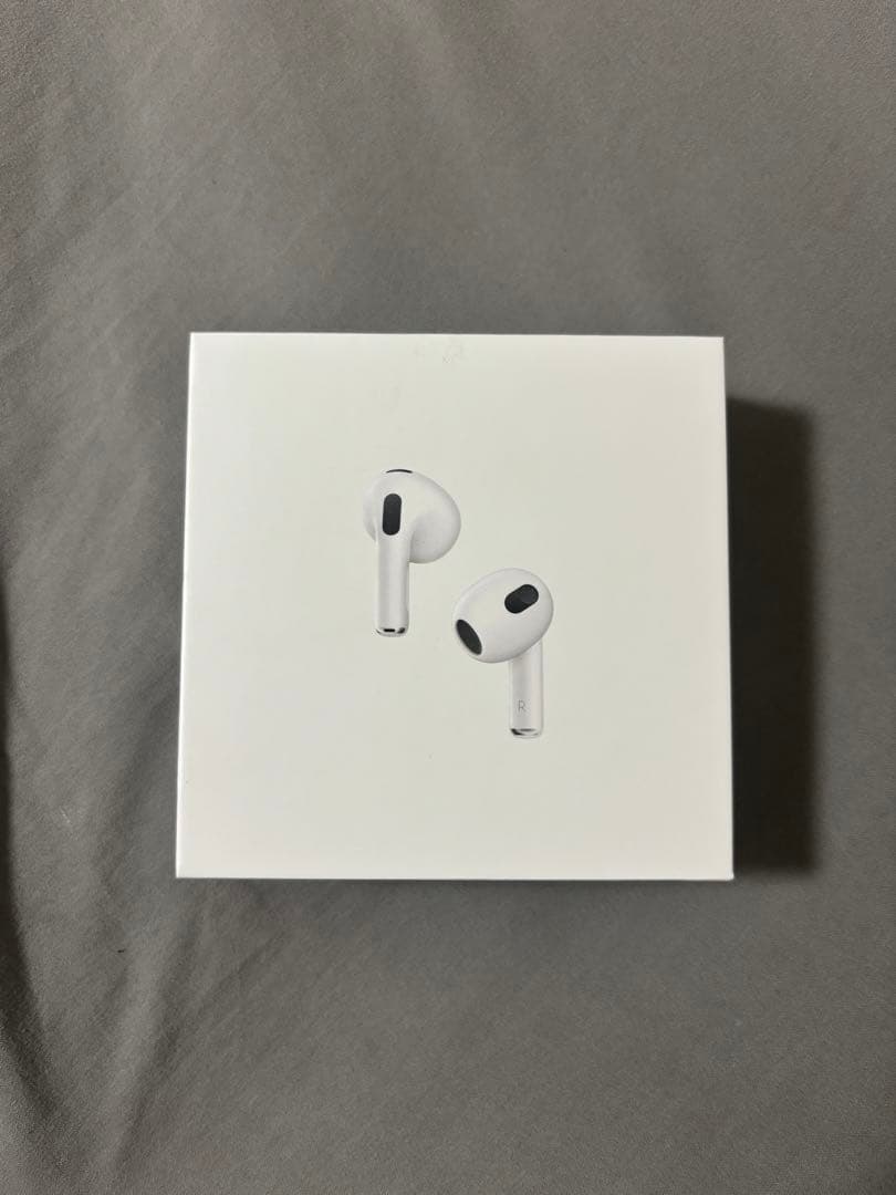 ほぼ新品 Apple AirPods 第3世代 MagSafeケース