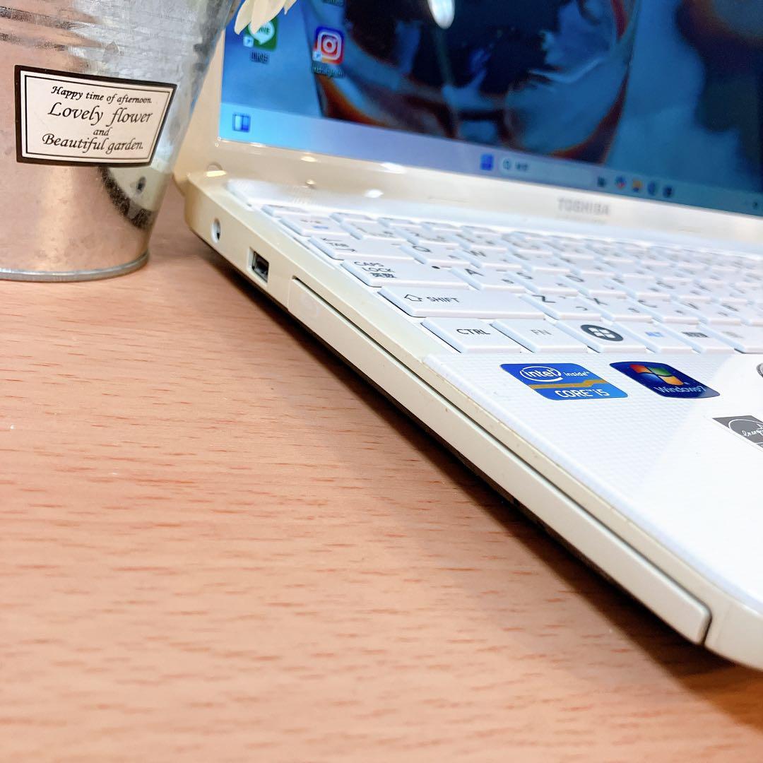 Windows11✨大容量500GB☘️カメラ付すぐ使える東芝ノートパソコン白