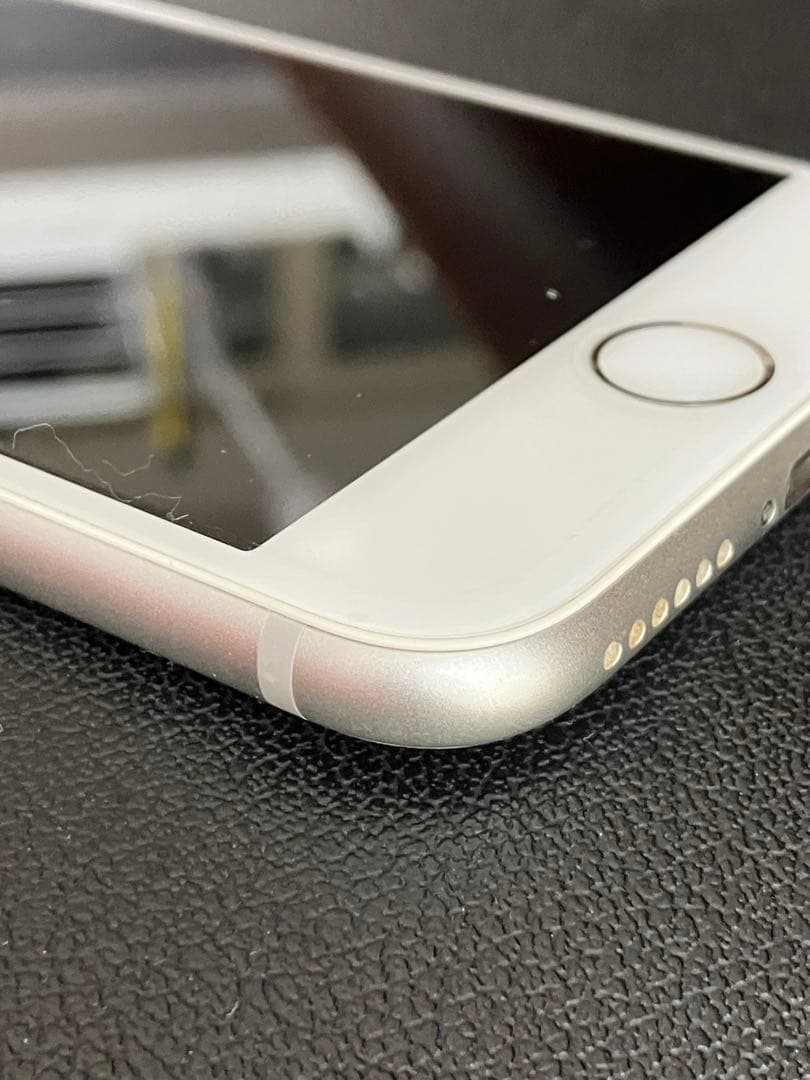 や*ま様 Apple iPhone 8 ホワイト 本体