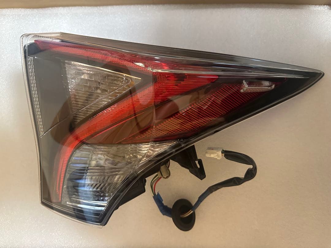 50プリウス前期　テールランプ