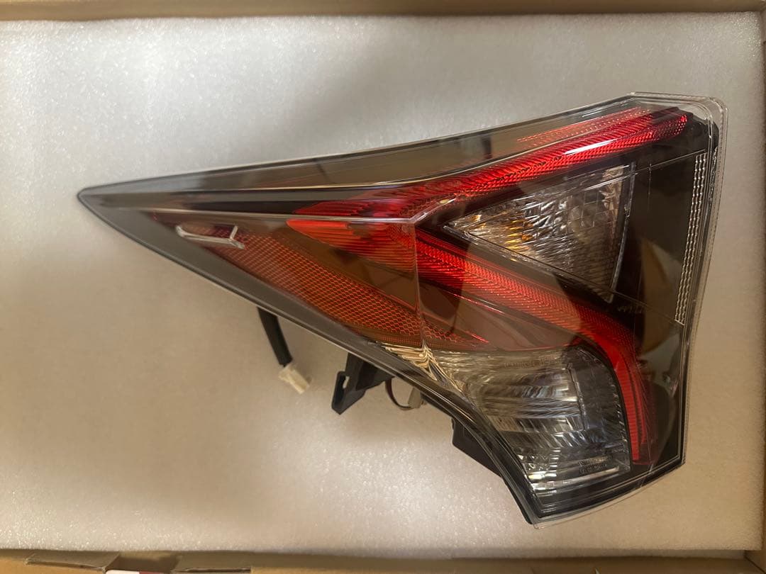 50プリウス前期　テールランプ