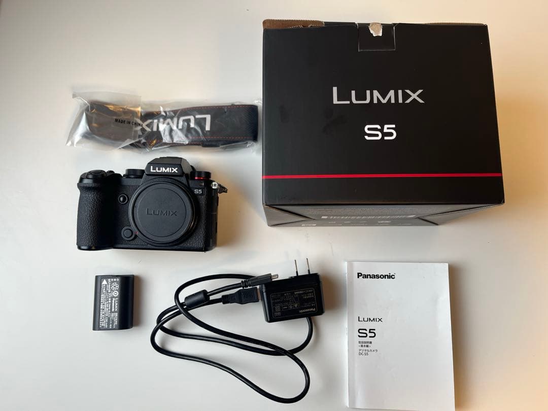 Lumix S5 ボディ【シャッター回数16453回】