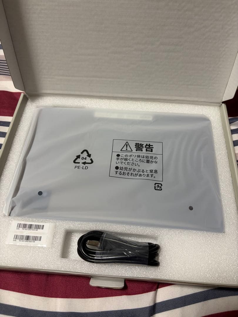 Luca Androidタブレット 本体 グレー ケース付き