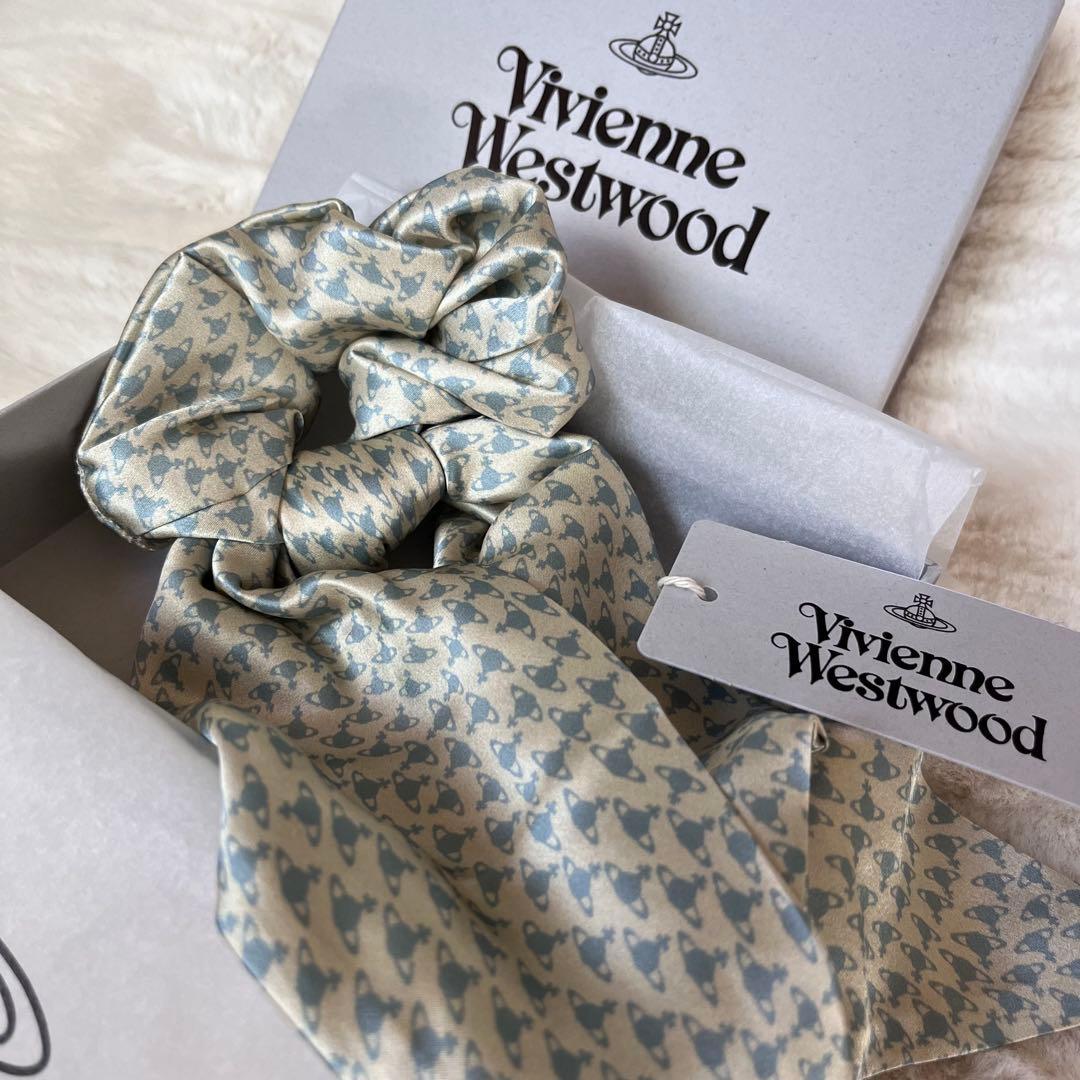 Vivienne Westwood シルク シュシュ オーブ ヘアゴム クリーム