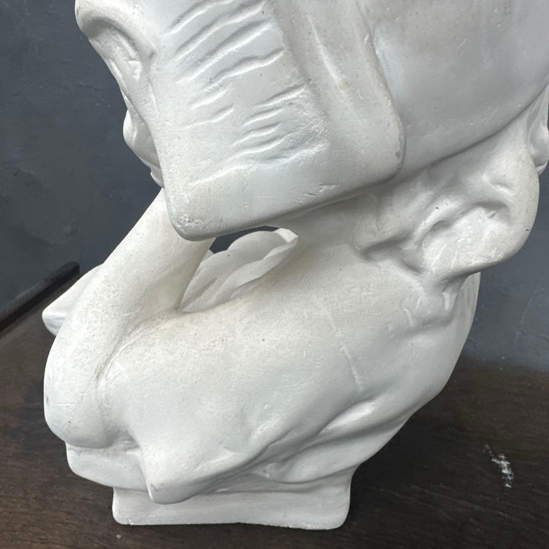 ヴィンテージ石膏像　本読みながらうたたねをする少女