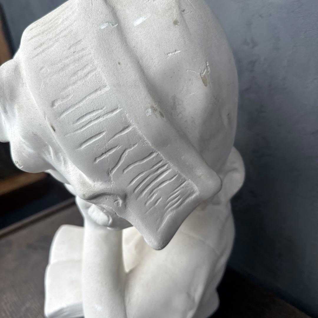 ヴィンテージ石膏像　本読みながらうたたねをする少女