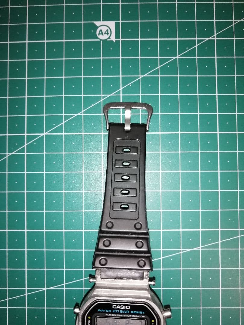 カシオ　G-shock DW-5600C 電池新品