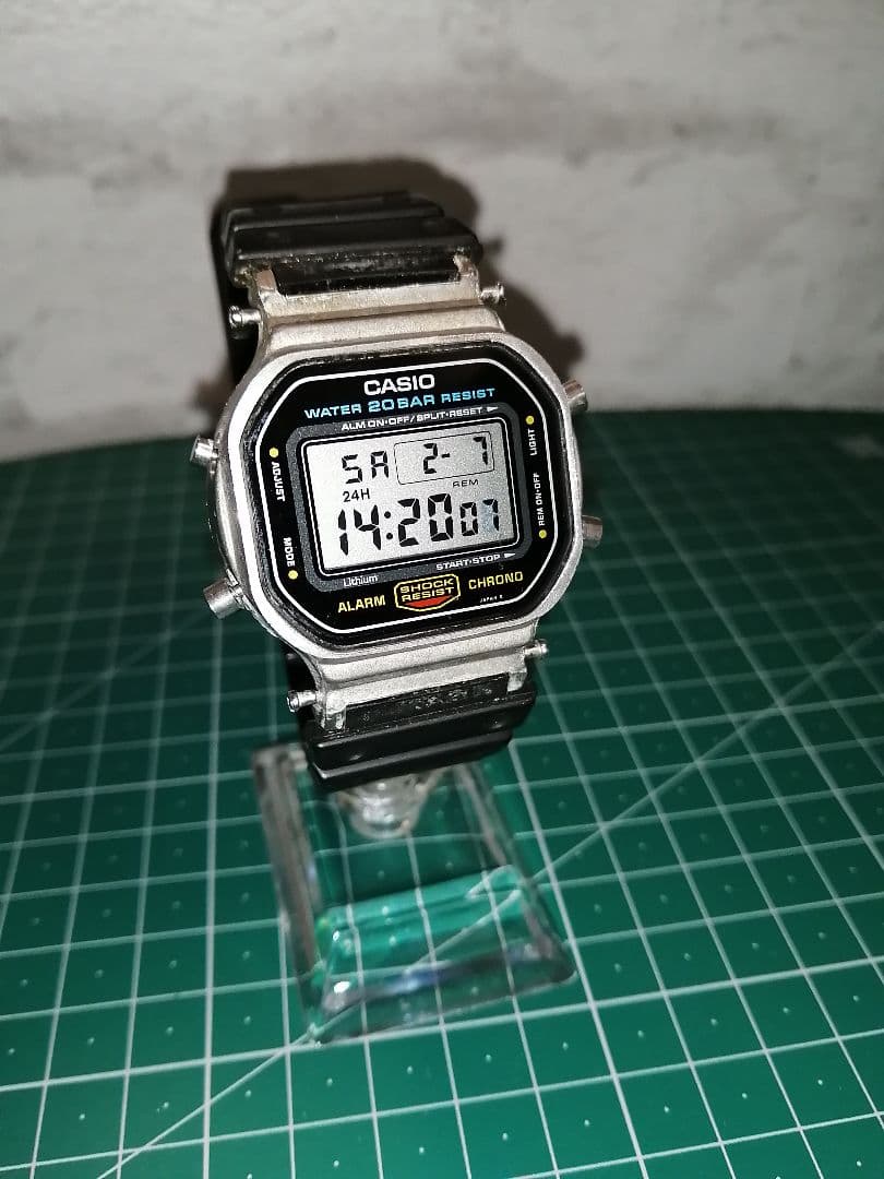 カシオ　G-shock DW-5600C 電池新品
