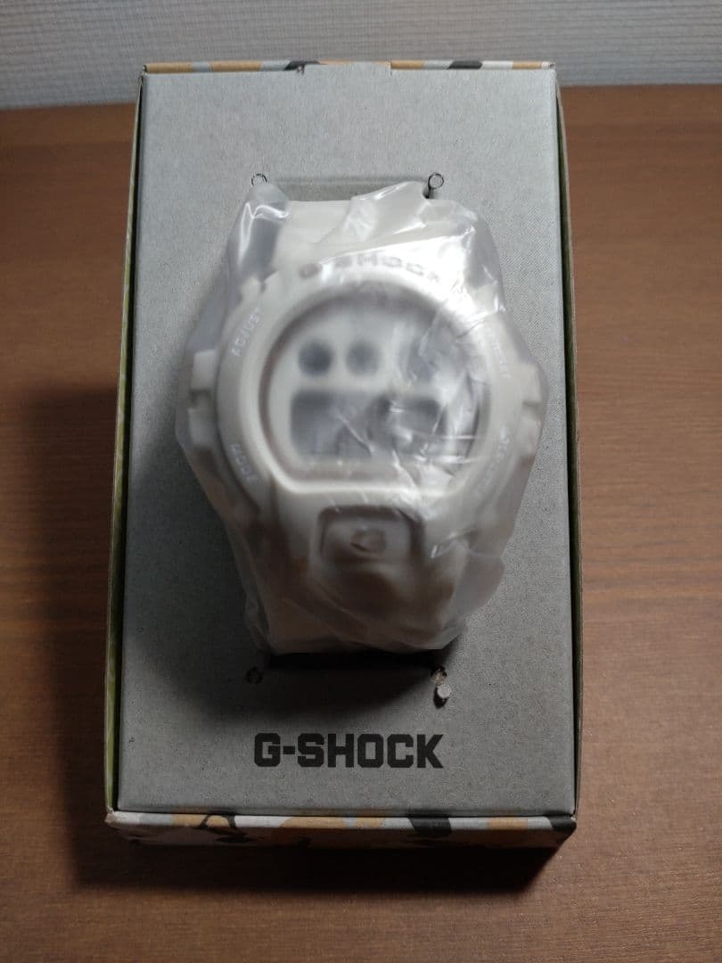 新品未使用品　G-SHOCK Shibainu DW-6900SHB-7JR