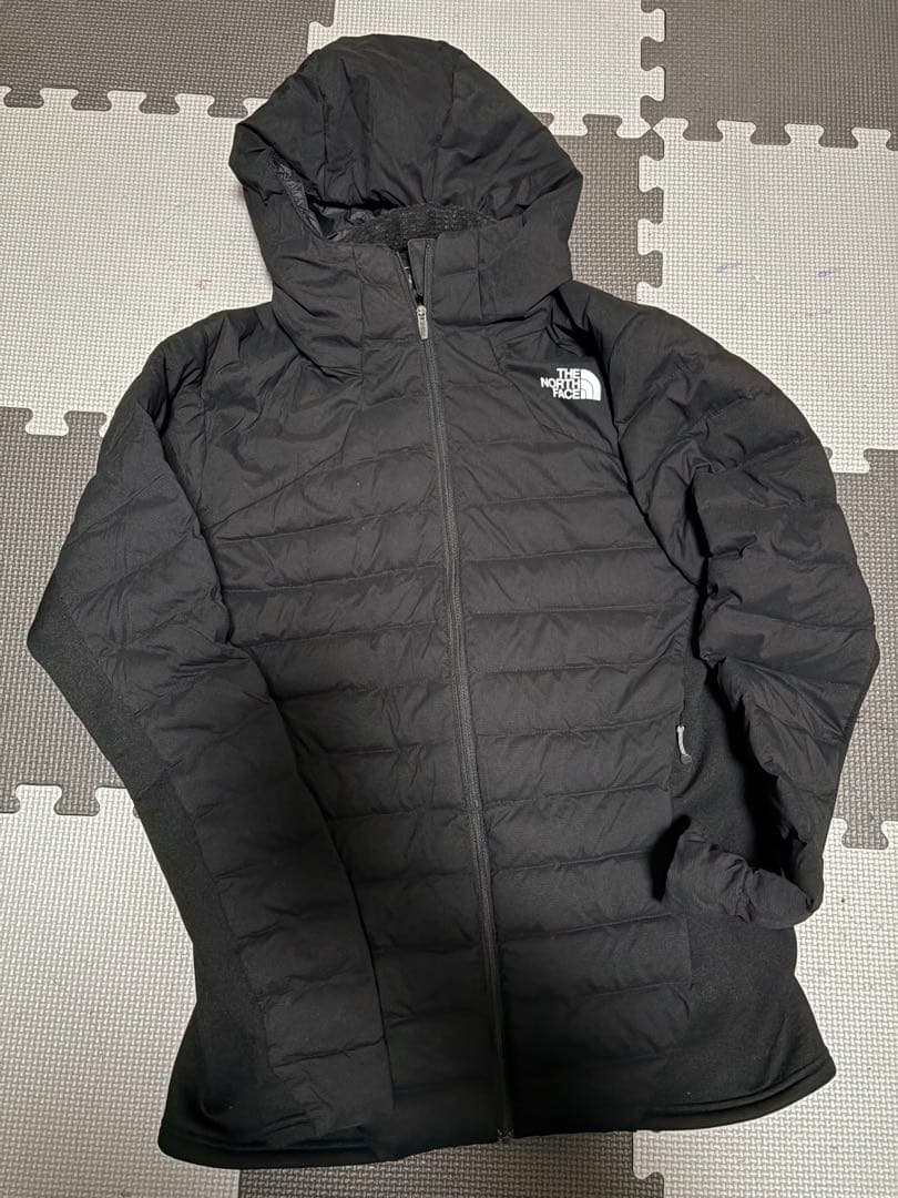 美品 THE NORTH FACE レッドランプロフーディ S NY81874