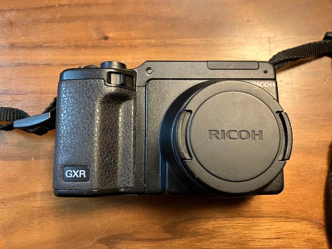 【RICOH】GXR デジタルカメラ（8GBディスク付）