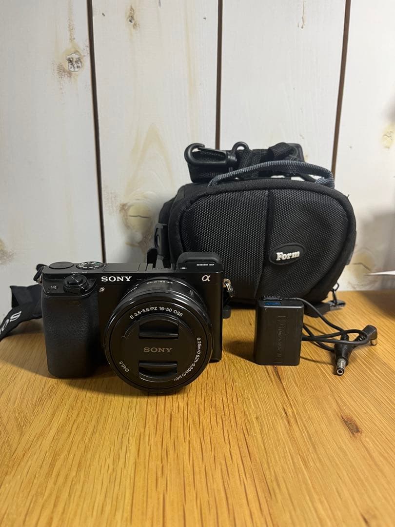 【美品】SONY αシリーズ デジタルカメラ バッテリー付きWi-Fi
