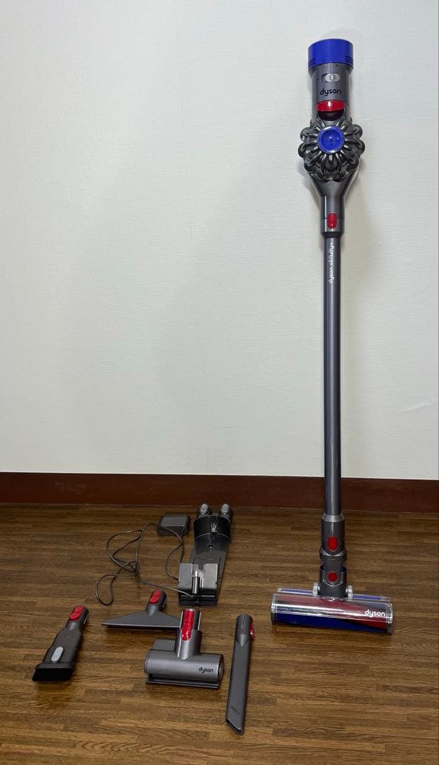 【良品】ダイソンコードレス掃除機 v8 fluffy+