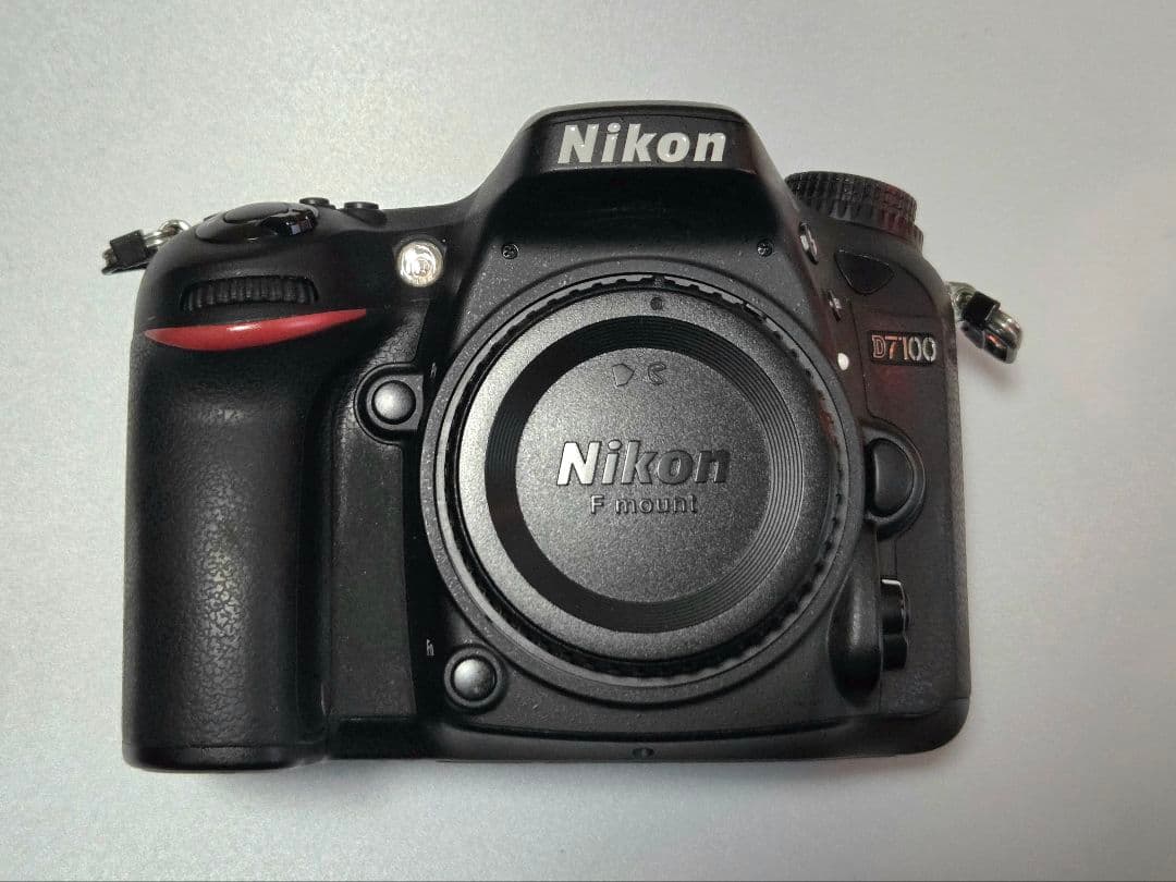 美品 Nikon デジタル一眼レフ D7100 ボディ