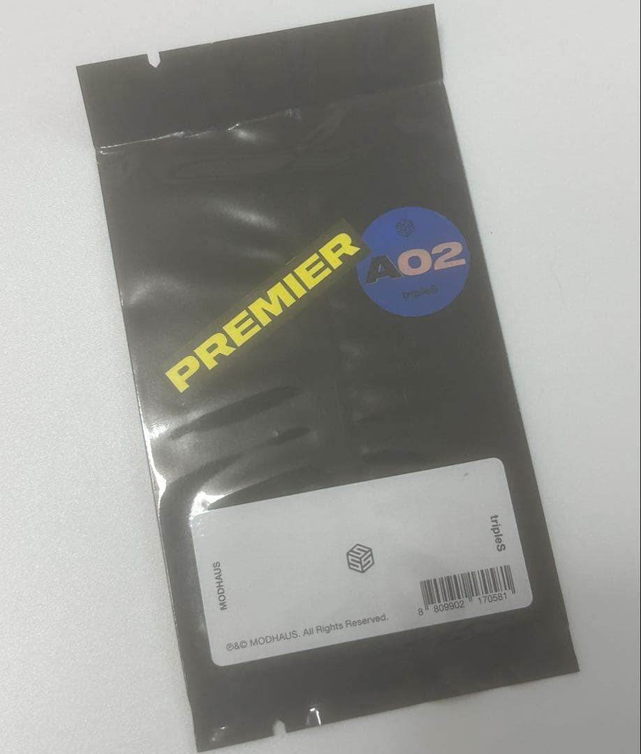 tripleS プレミア　マユ