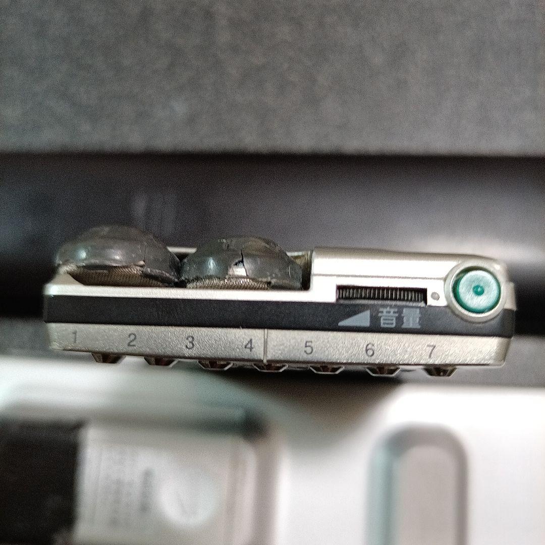 SONY SRF-R633V FM/AMラジオ