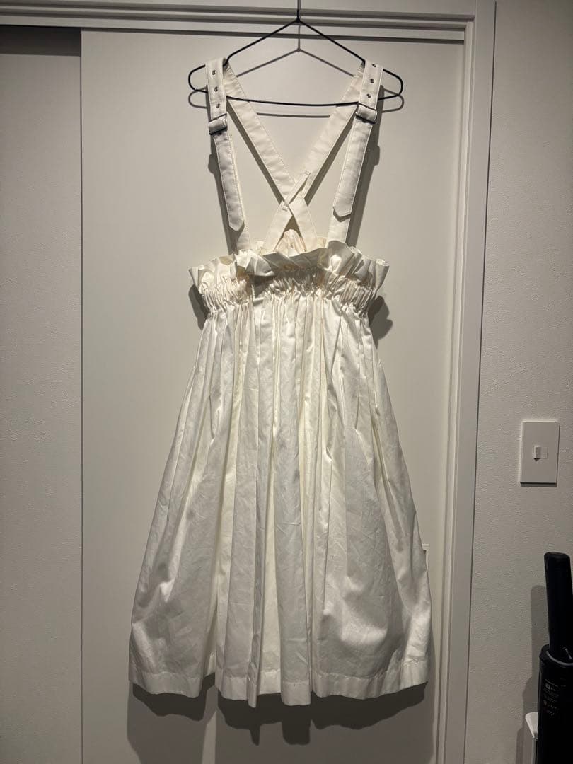 noir kei ninomiya 吊りスカート　白