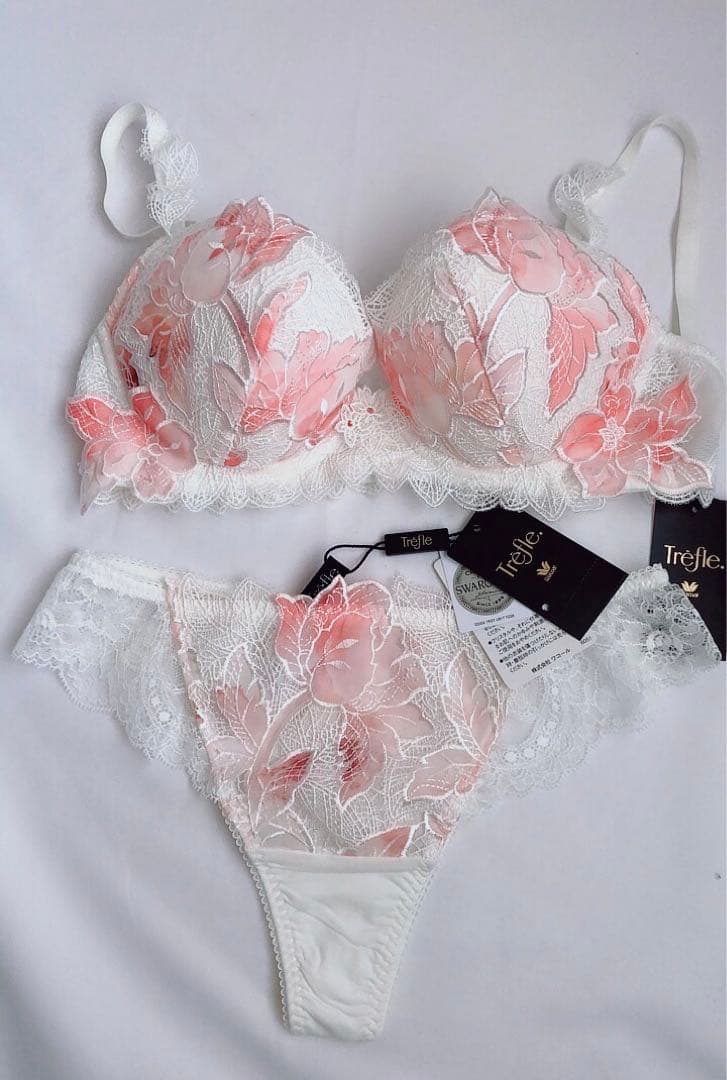 新品未使用 ワコール サルート トレフル 57Group ブラソングセット