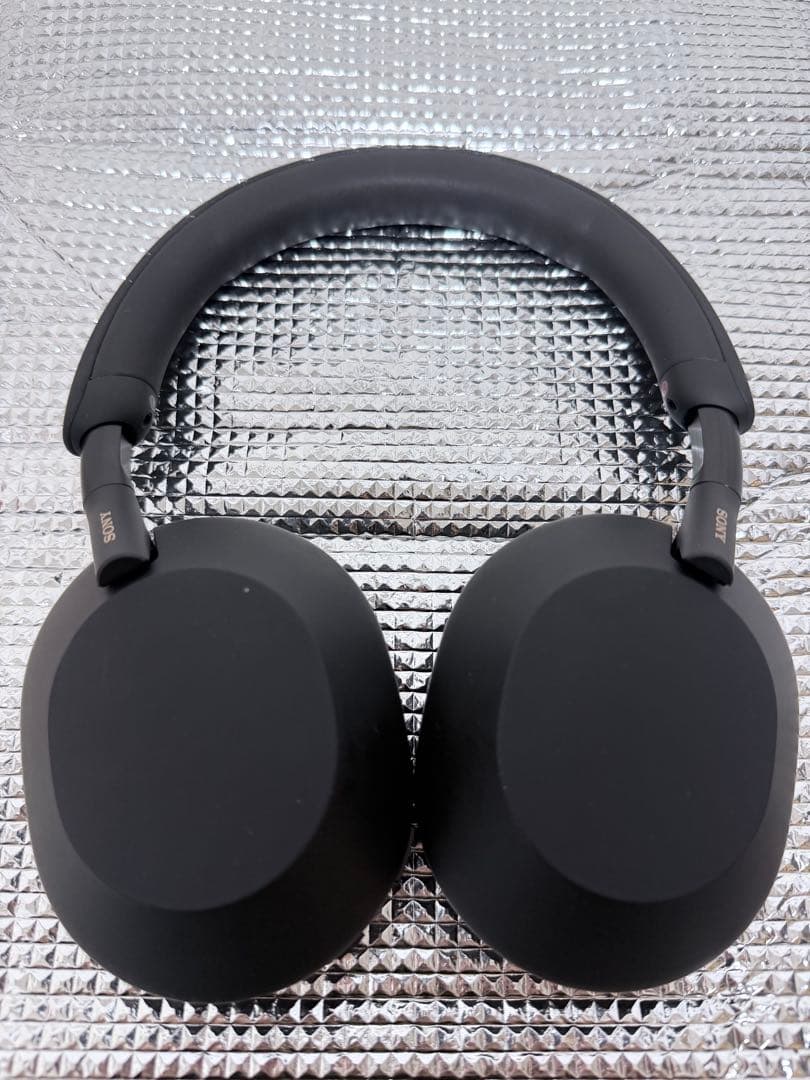 ブラック ワイヤレスヘッドホン 収納ケース付き