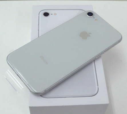 au iPhone8 64GB 銀 新品同様品 判定○ 白ロム