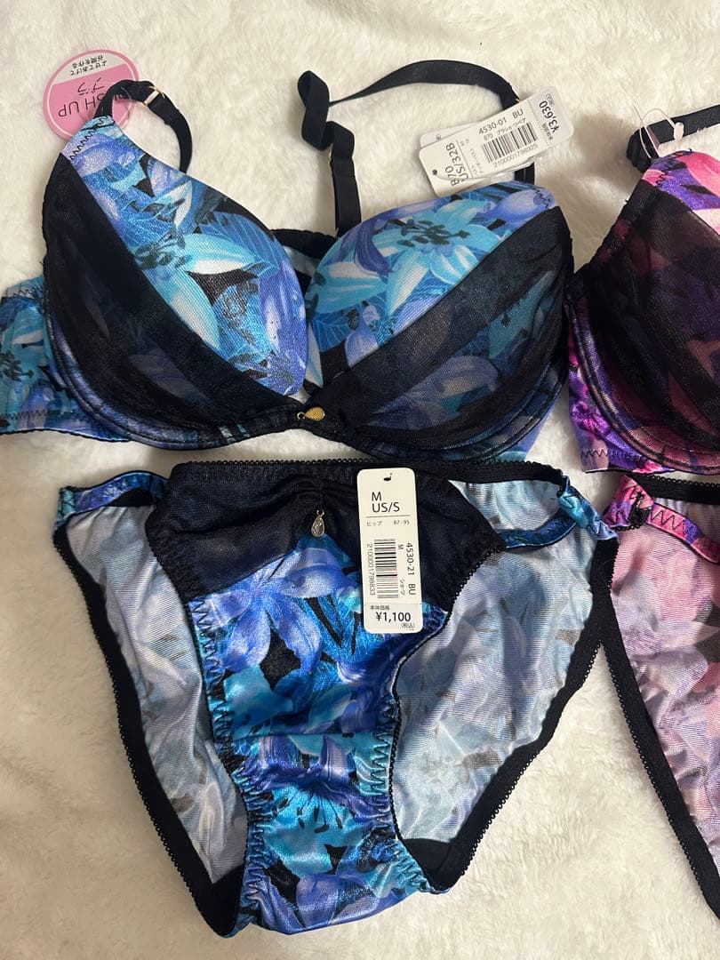 廃盤レアエメフィール 花柄サテンブラジャーショーツセット　B70/M