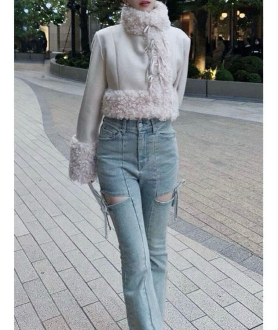 ライトブルーデニムブーツカット