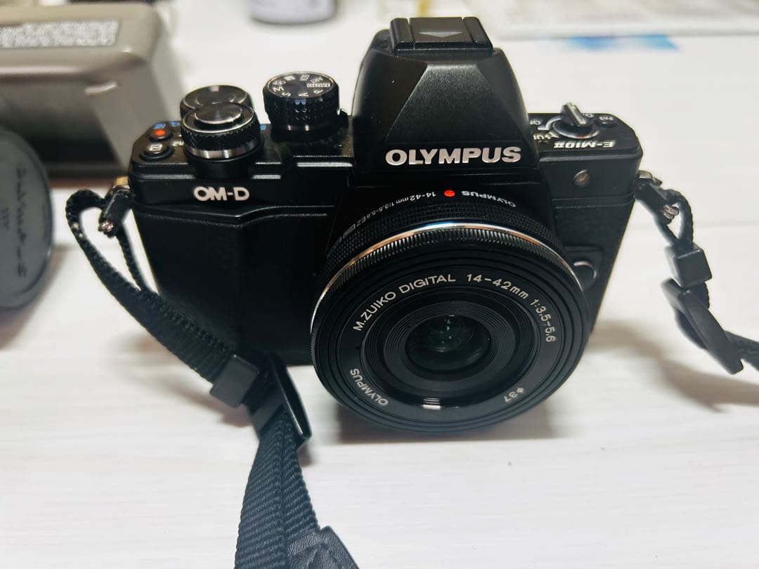 オリンパス OM-D E-M10 MarkⅡ ダブルズームキットデジタル一眼