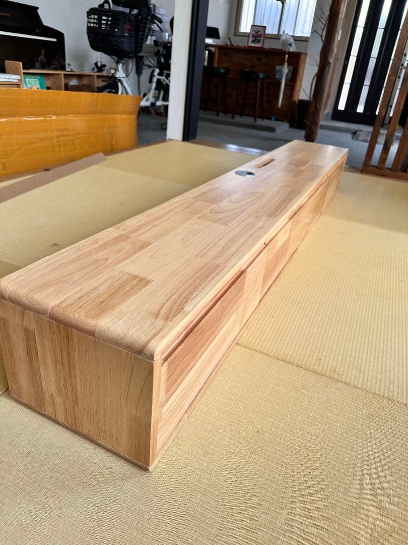 無垢材フローティングテレビボード