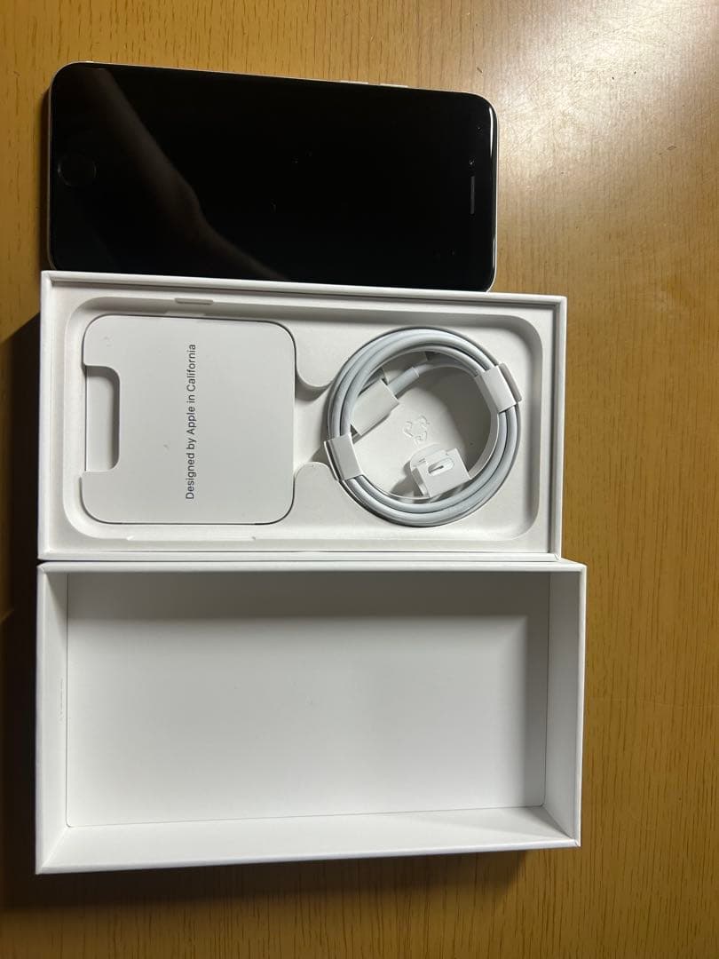 Apple iPhoneSE2ホワイト 本体 充電ケーブル付き