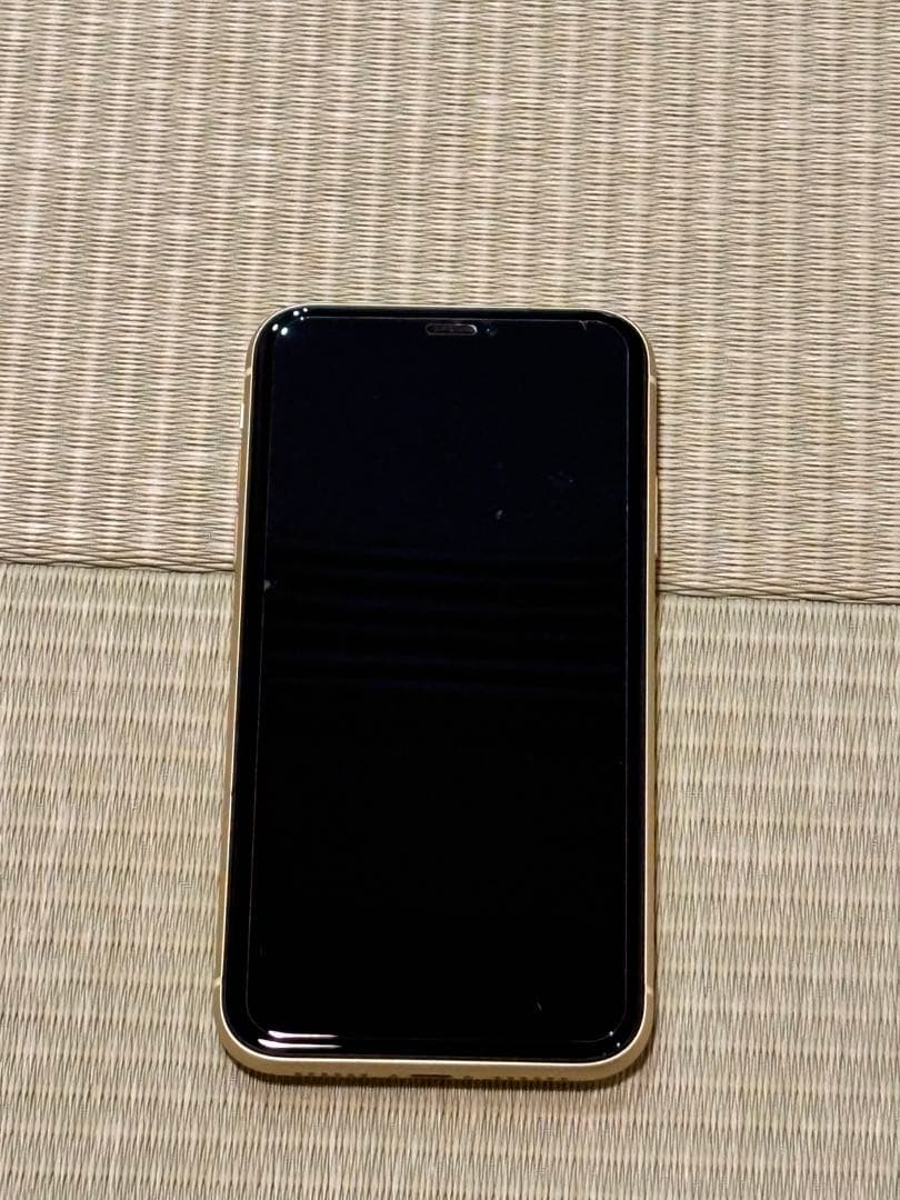 【美品】　Apple iPhone 11 128GB イエロー　SIMロック無し
