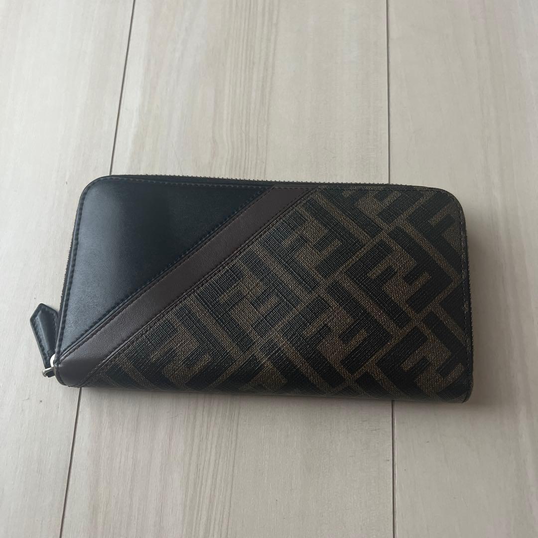 Fendi ジッパー式長財布 モノグラム柄