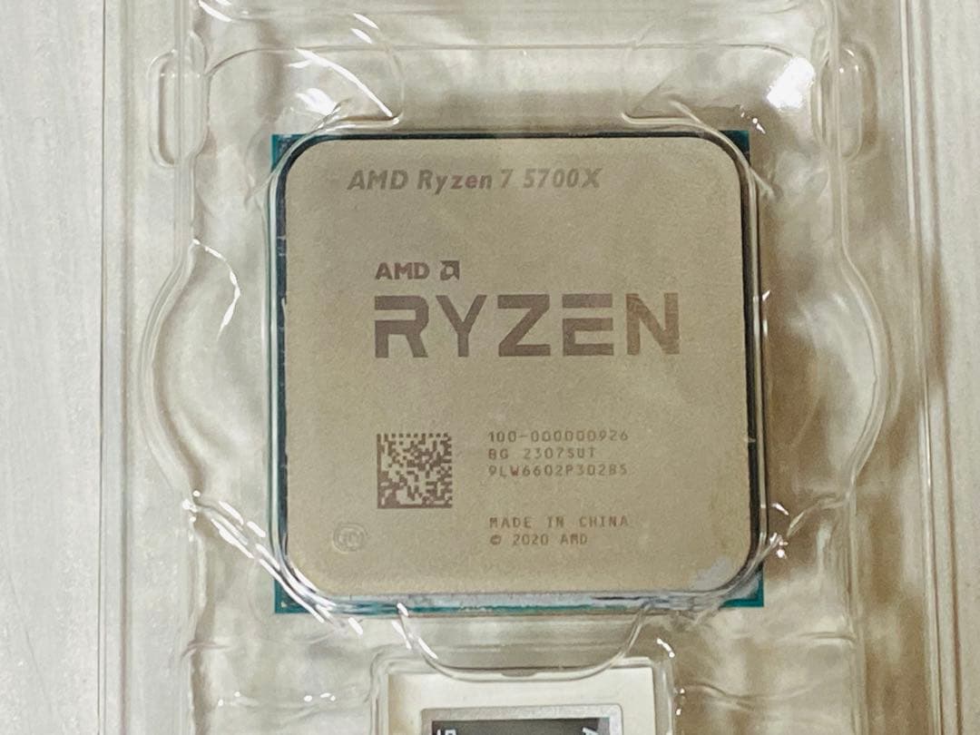 AMD Ryzen 7 5700X CPU (箱有で27000円に出来ます)