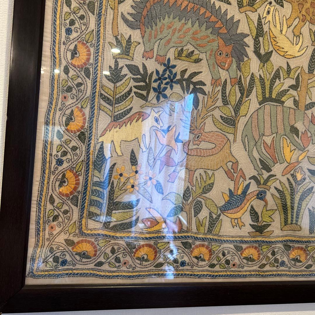 5月末まで 大きな額装 インドの伝統的なハンドメイド総刺繍アート 花と動物