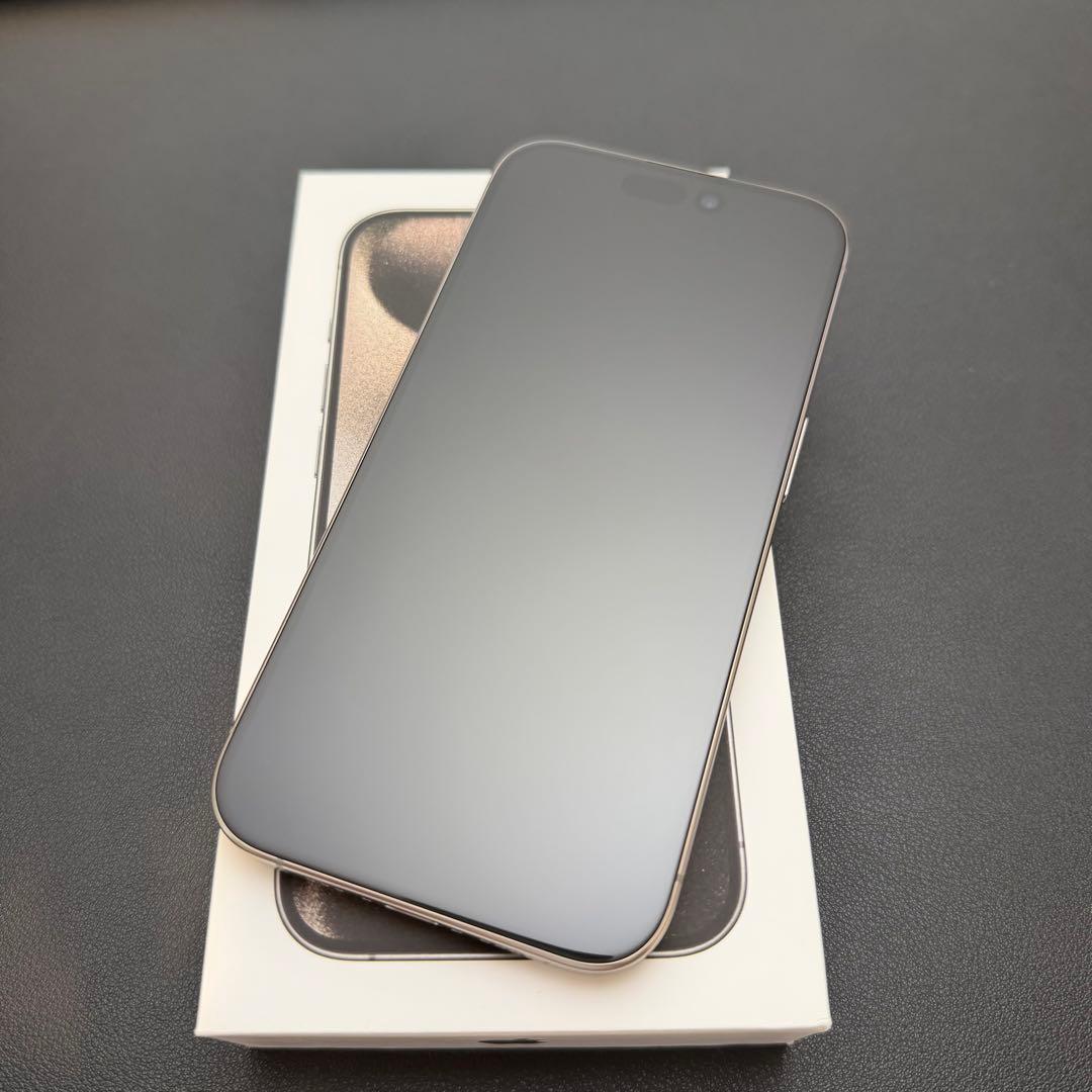 iPhone 15 Pro ナチュラルチタニウム 256 GB SIMフリー