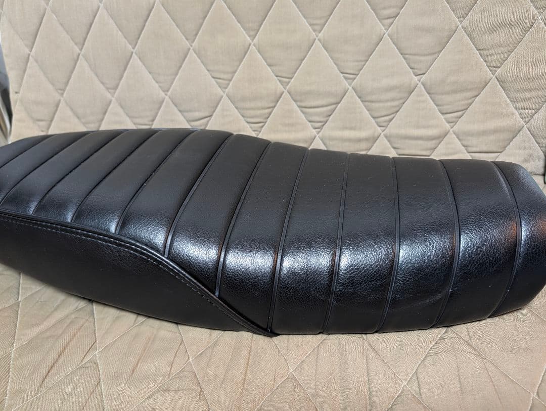 ボンネビル JPビンテージ製 定価68000円 T100 T120 水冷用