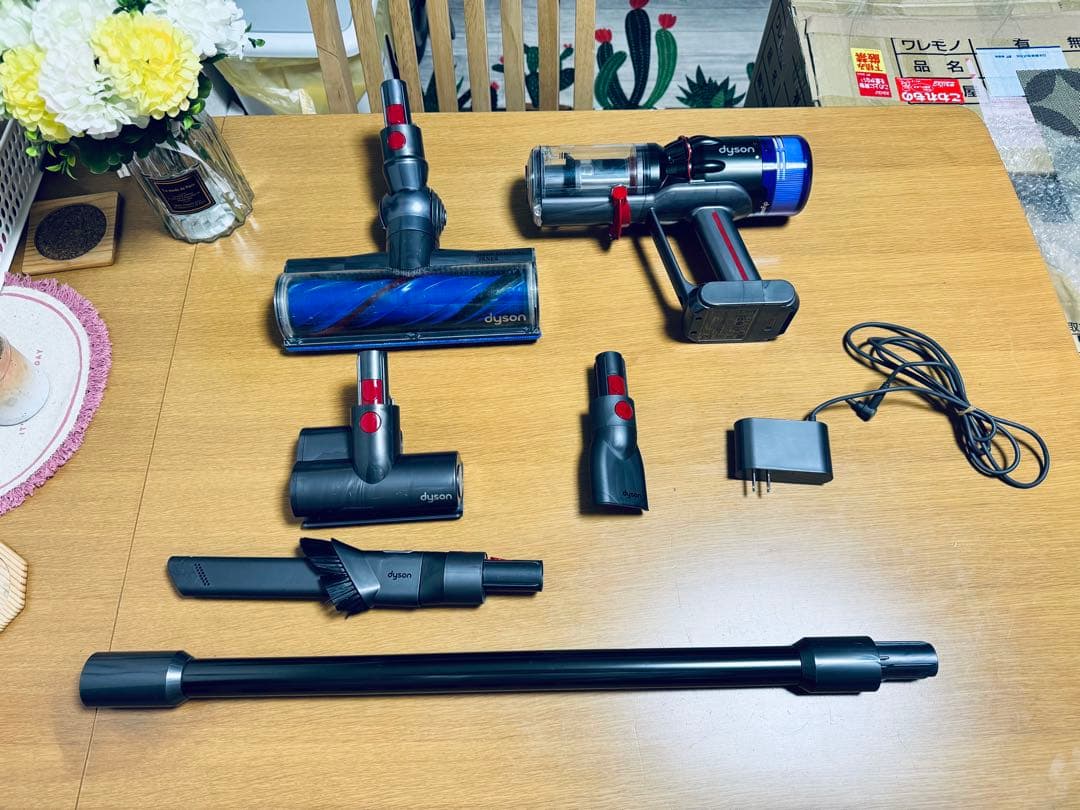 中古品 ダイソン SV33 コードレスクリーナー 掃除機　動作保証 [22]