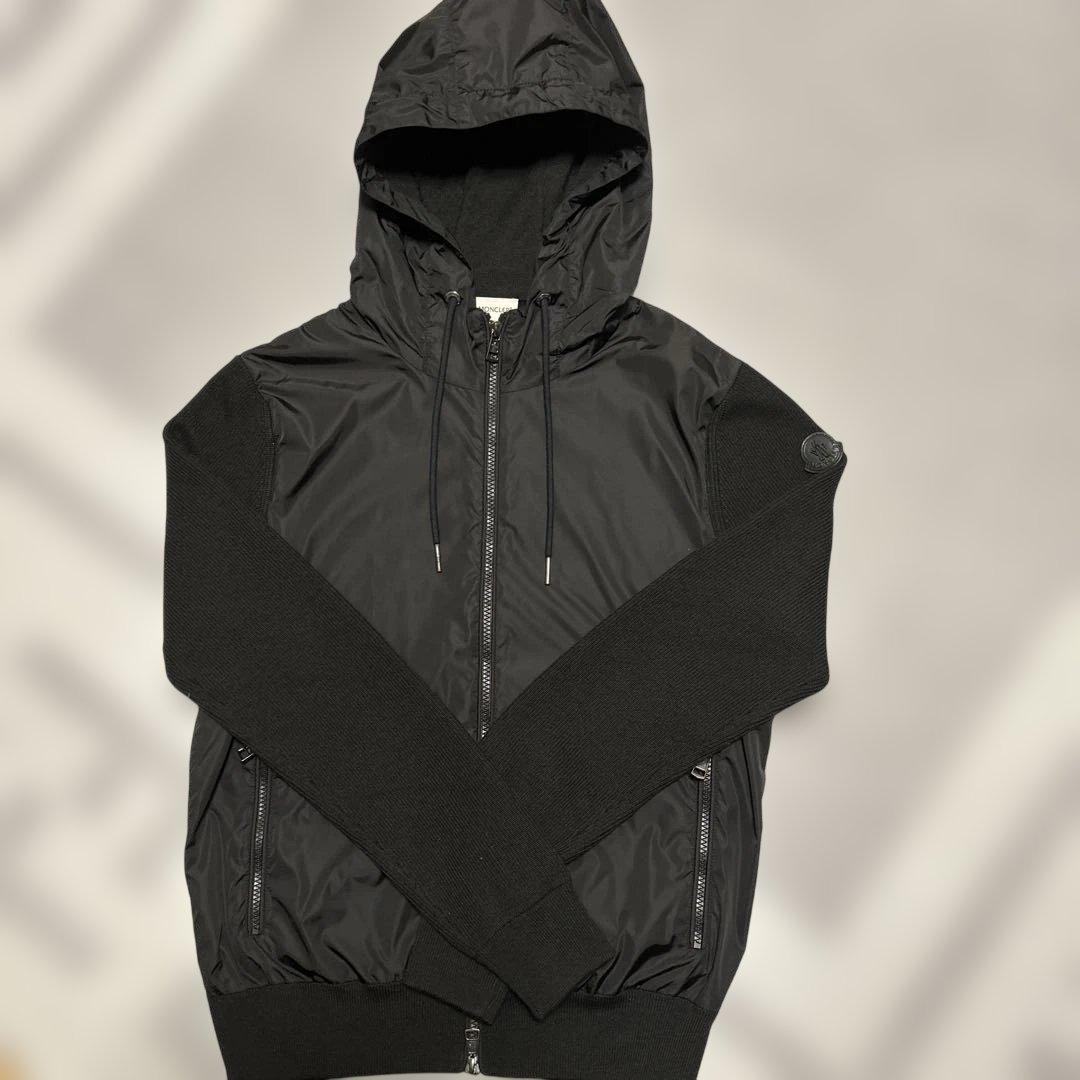MONCLER フード付きアウター
