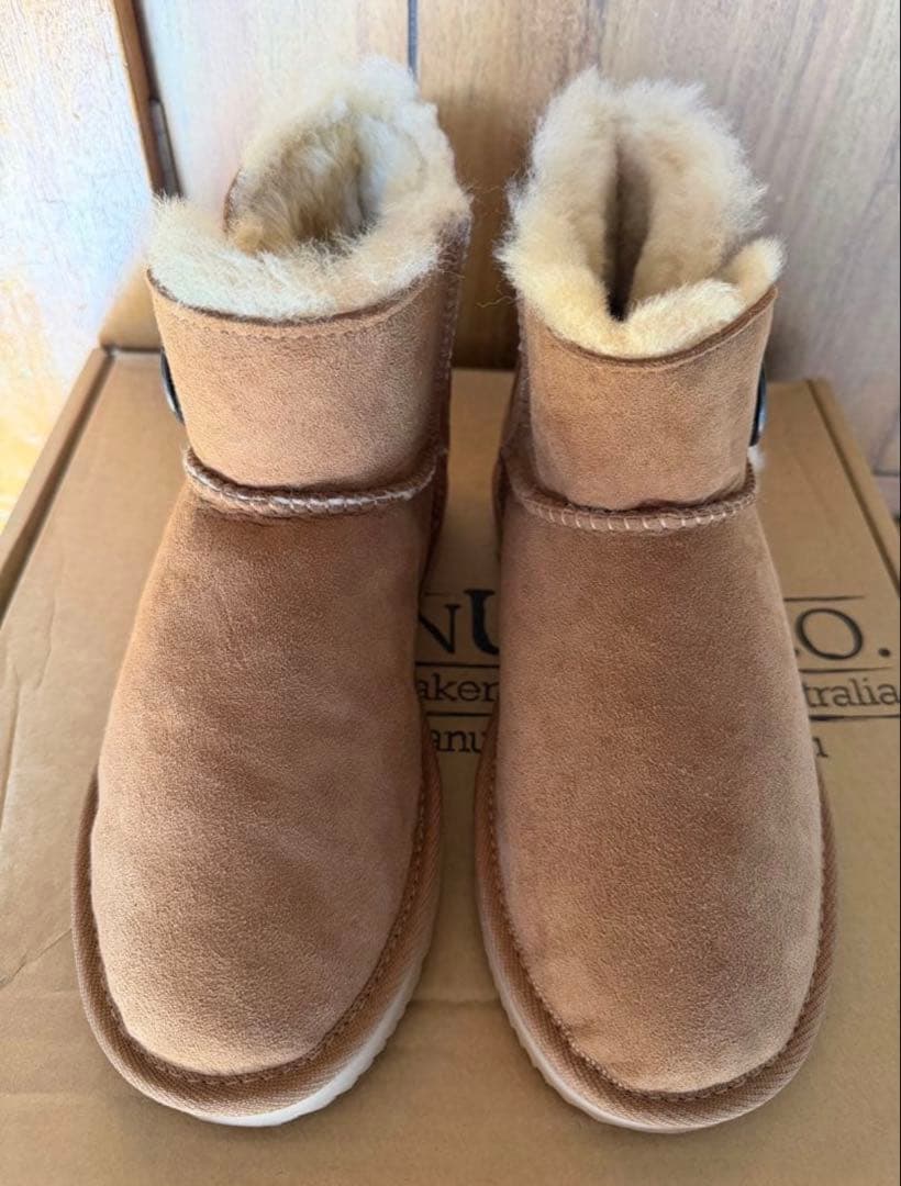 【新品未使用】UGG ベイリーボタン ムートンブーツ チェスナットカラー