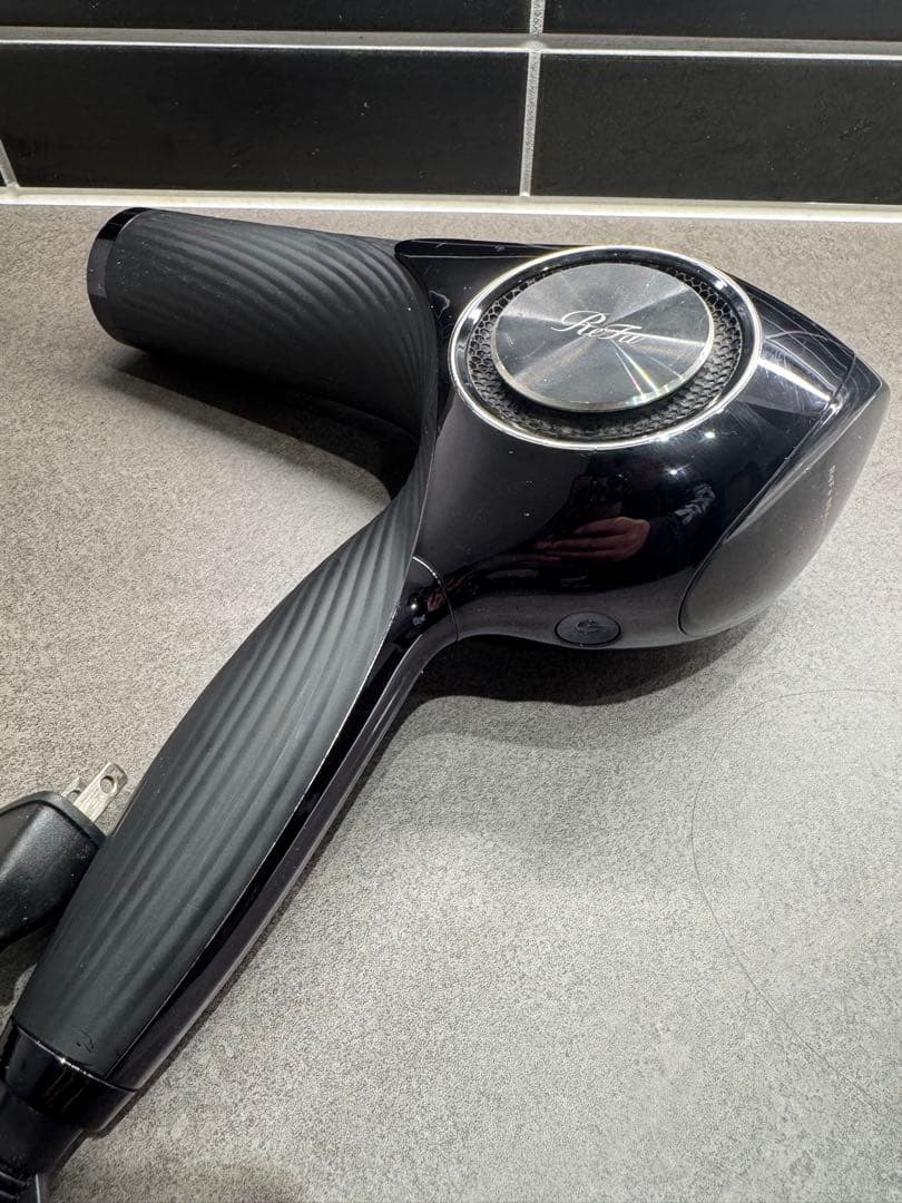 【激安】ReFa ブラック ヘアドライヤー【リファ】