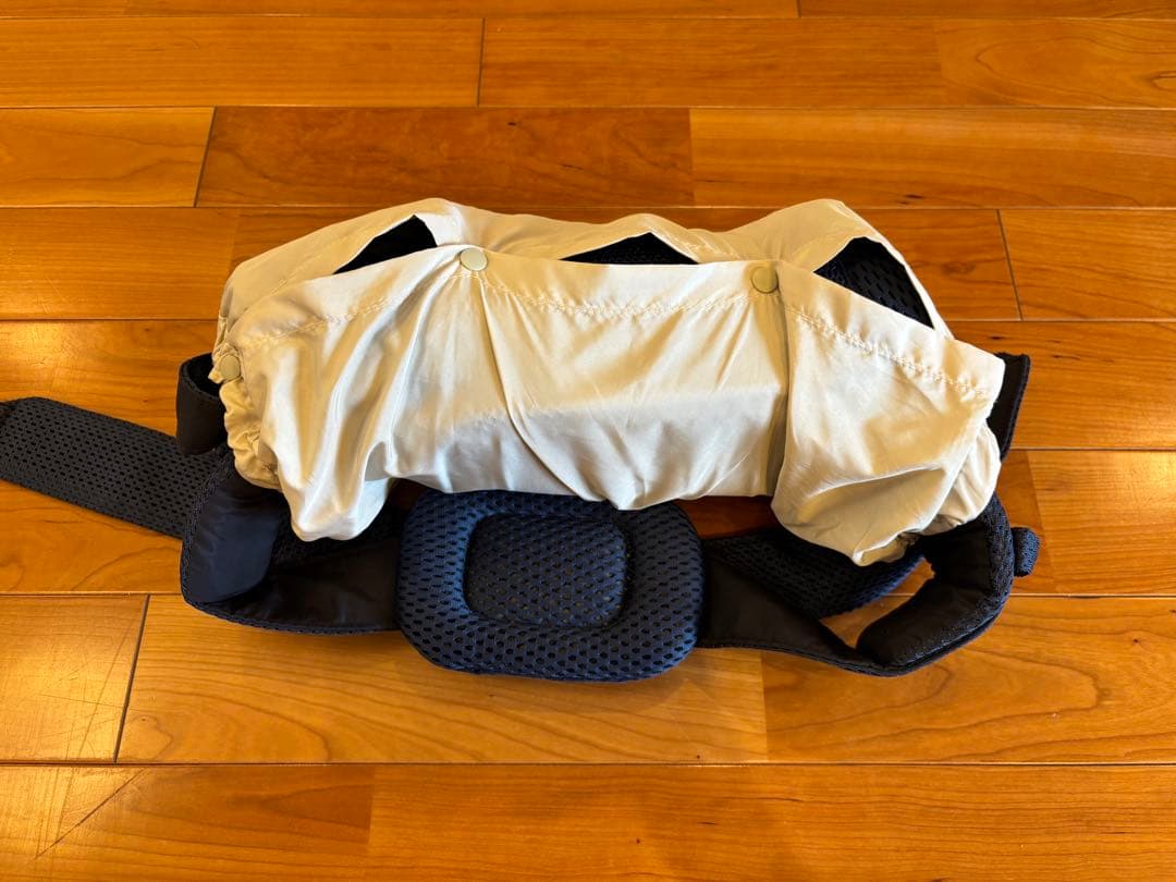 【美品】ベビービョルン ベビーキャリアHARMONYアンスラサイト　収納カバー付