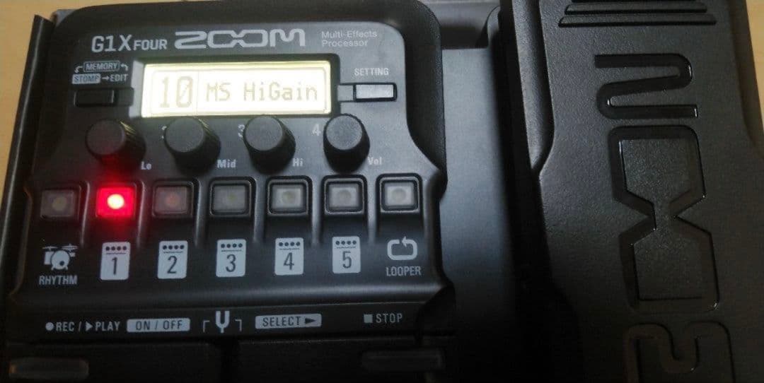 ZOOM G1X FOUR ギターエフェクター 【ペダル付き美品】