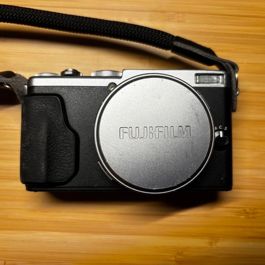 Fujifilm X70 富士フイルム カメラ