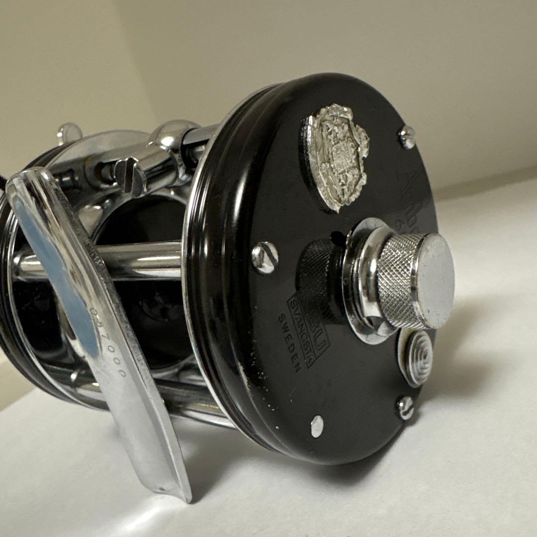 Ambassadeur 6000cベイトリール 黒と銀