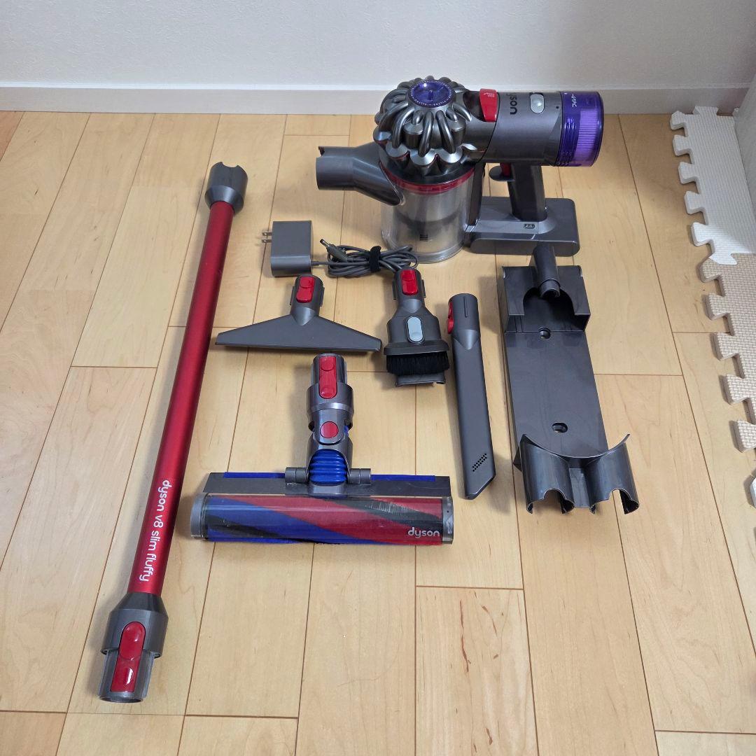 Dyson V8 slim fluffy 掃除機 各種アタッチメント付き