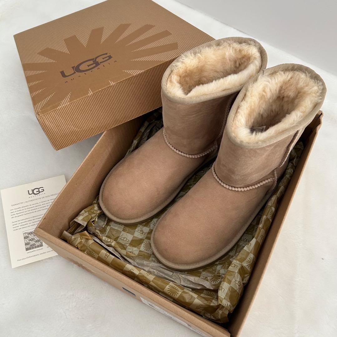 UGG アグムートンブーツ　クラシック　 ベージュ
